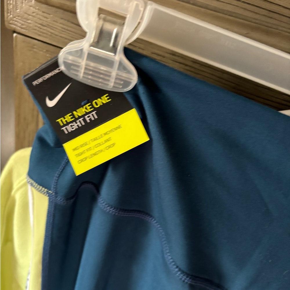 NWT Nike tight fit legging